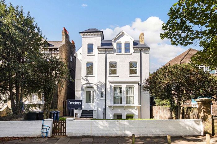 3 Bedroom Flat To Rent In The Common, London, W5