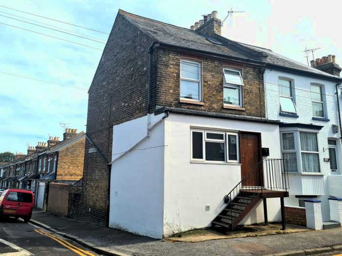 3 Bedroom Flat To Rent In Southwood Road, Ramsgate, CT12