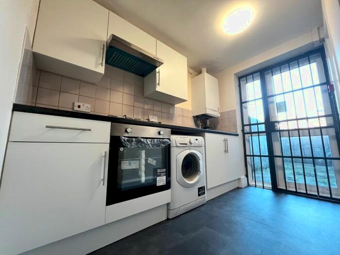 Studio To Rent In Myddleton Road, Bounds Green, N22