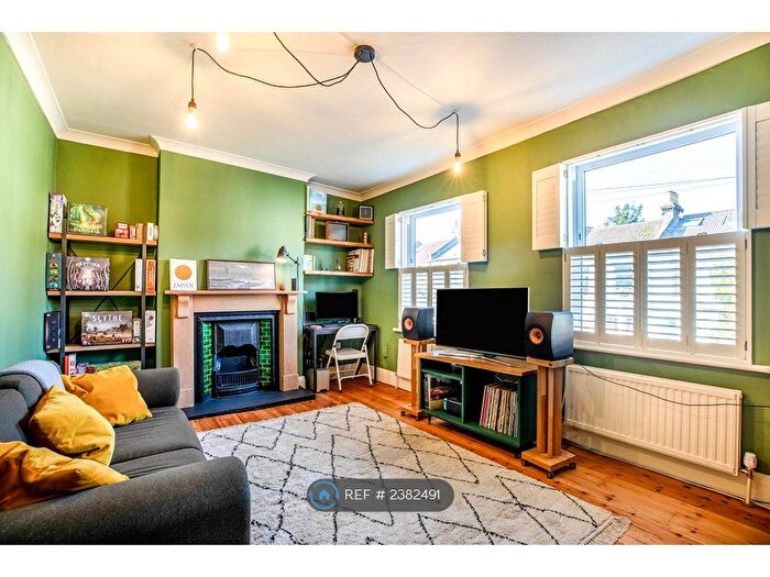 1 Bedroom Flat To Rent In Henslowe Road, London, SE22