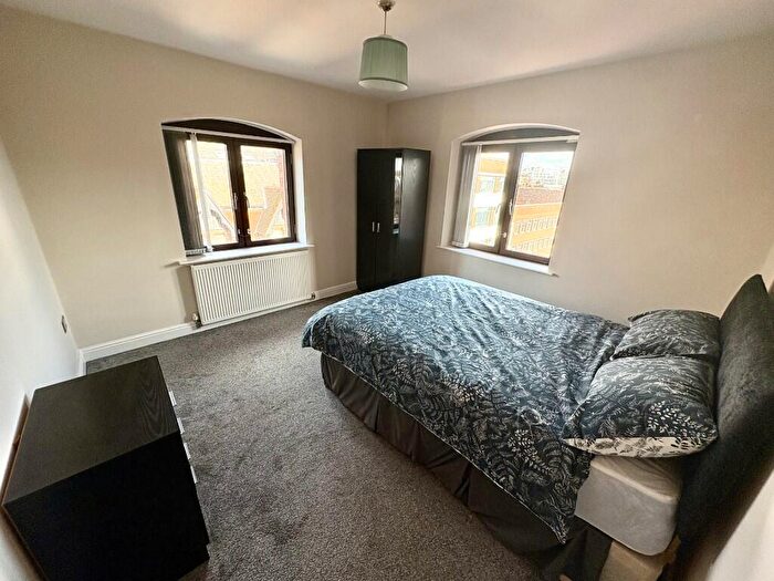 3 Bedroom Flat To Rent In Dale Street, Liverpool, Merseyside, L2