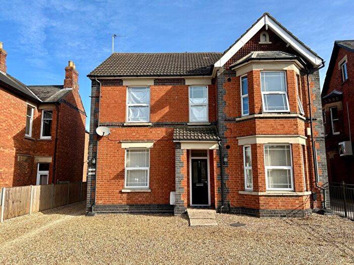 1 Bedroom Apartment To Rent In Queensway, Bletchley, MK2