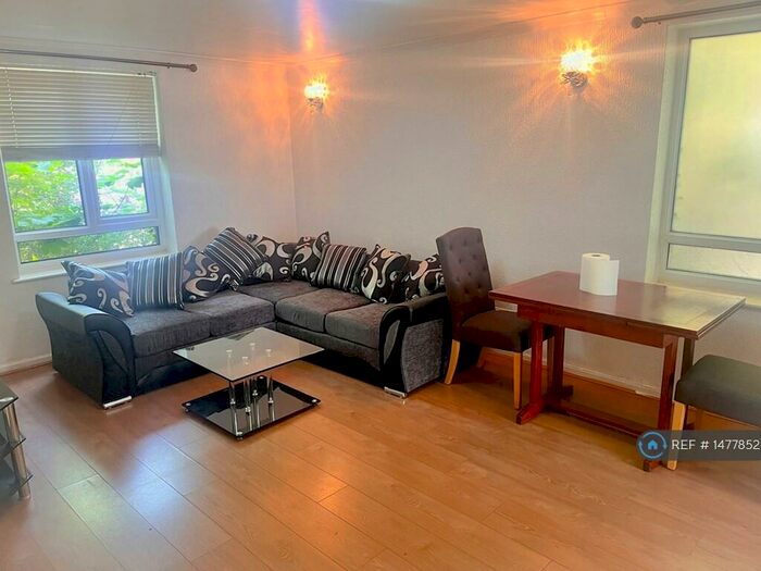 2 Bedroom Flat To Rent In Brighton Court, Manchester, M14