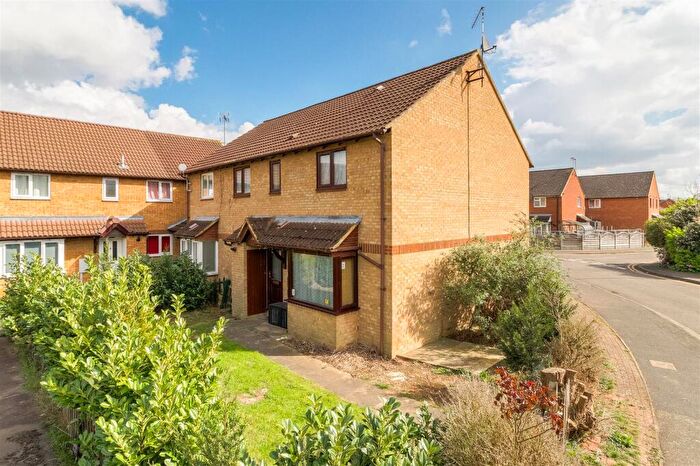 2 Bedroom House For Sale In Senwick Drive, Wellingborough, NN8