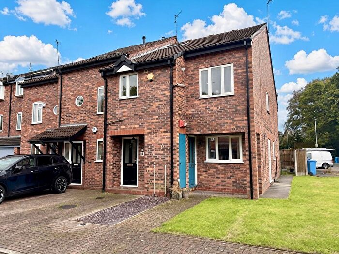 3 Bedroom Maisonette For Sale In Birley Park, Didsbury, M20