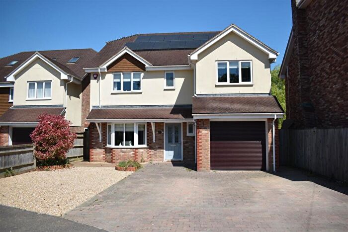 4 Bedroom Detached House For Sale In Eastbourne Road, Halland, BN8