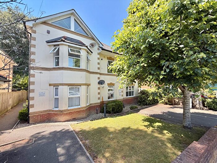 2 Bedroom Apartment To Rent In St Albans Crescent, BH8