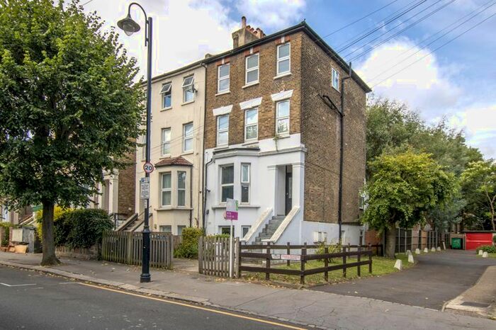 2 Bedroom Flat To Rent In Clyde Road, Addiscombe, Croydon, CR0