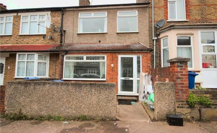 3 Bedroom Terraced House To Rent In Kent Road, Grays RM17