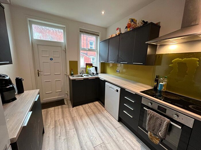 5 Bedroom Terraced House To Rent In Headingley Avenue, Headingley, Leeds, LS6