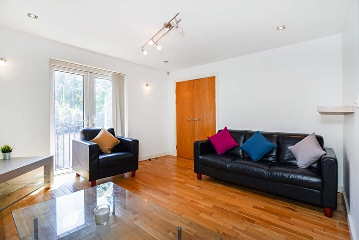 1 Bedroom Flat To Rent In Victoria Terrace, Leeds, LS3