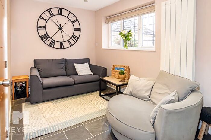 5 Bedroom Detached House For Sale In Highfield Drive, Ringwood, BH24