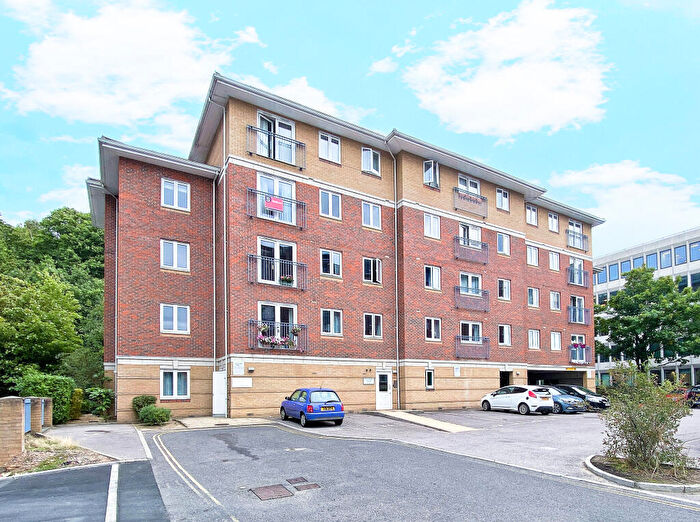 2 Bedroom Flat To Rent In Jubilee Hall Road, Farnborough, Hampshire, GU14