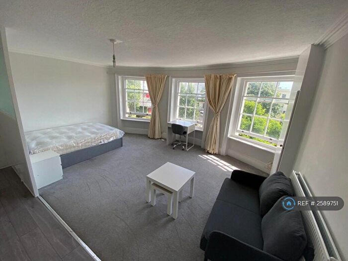 Studio To Rent In Norfolk Square, Brighton, BN1