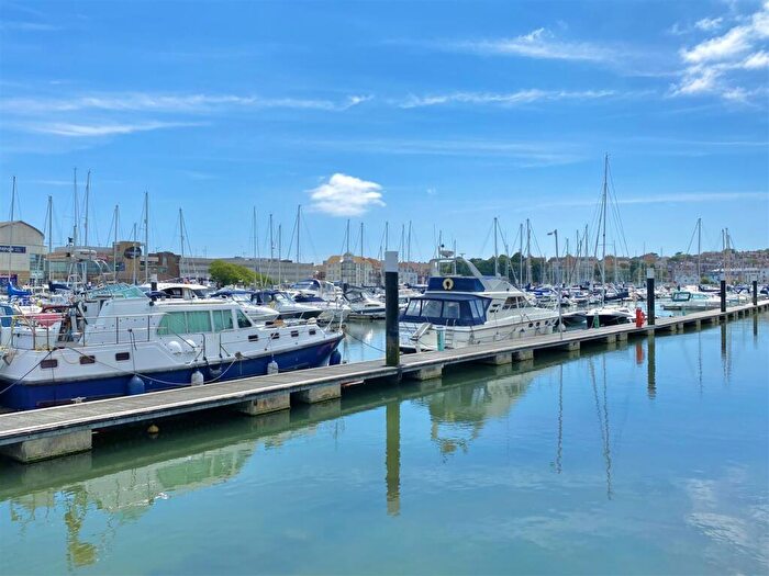 2 Bedroom Flat For Sale In Granville Road, Weymouth, DT4