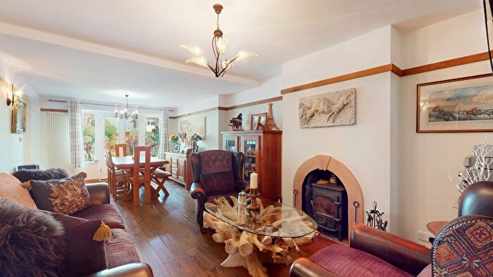 3 Bedroom Semi-detached Bungalow For Sale In Pavilion Way, Ruislip, HA4