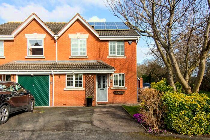 3 Bedroom Semi-Detached House To Rent In Pettiford Close, Fradley, Lichfield, WS13