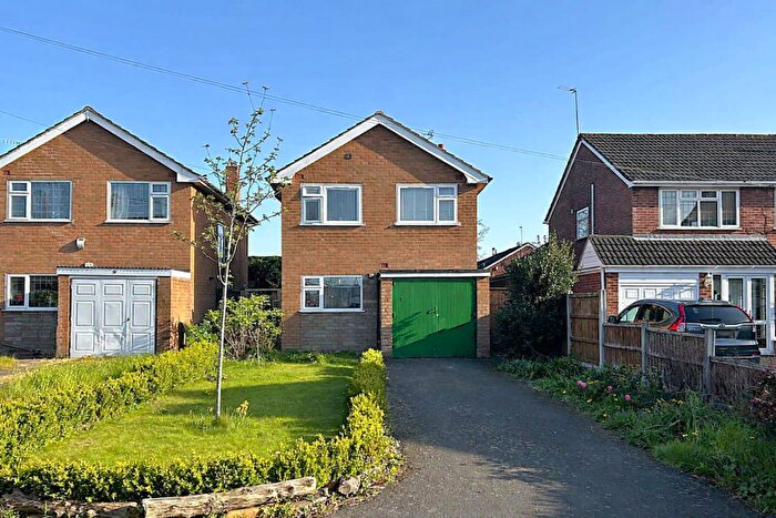 3 Bedroom Detached House For Sale In The Furlongs, Stourbridge, DY8