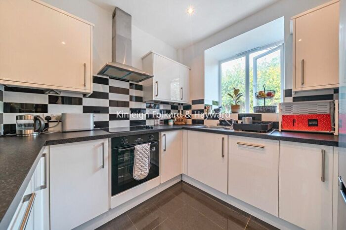 2 Bedroom Flat To Rent In Lubbock Road, Chislehurst, BR7
