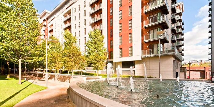 2 Bedroom Apartment To Rent In Barton Place, Hornbeam Way, Manchester, M4