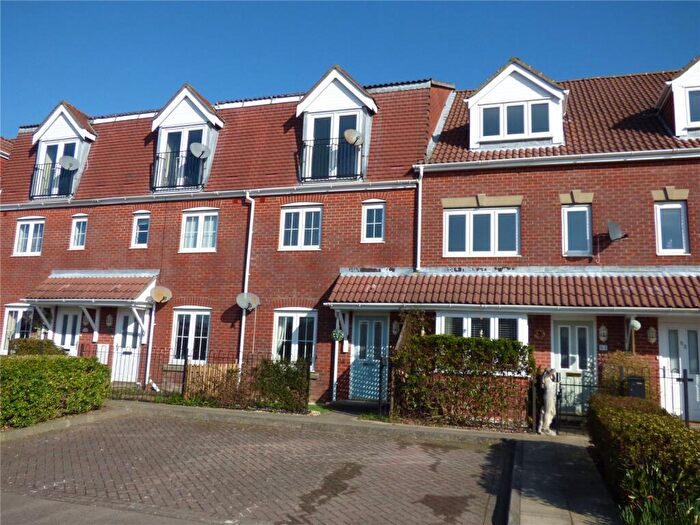 2 Bedroom Maisonette For Sale In Chadwick Way, Hamble, Southampton, SO31