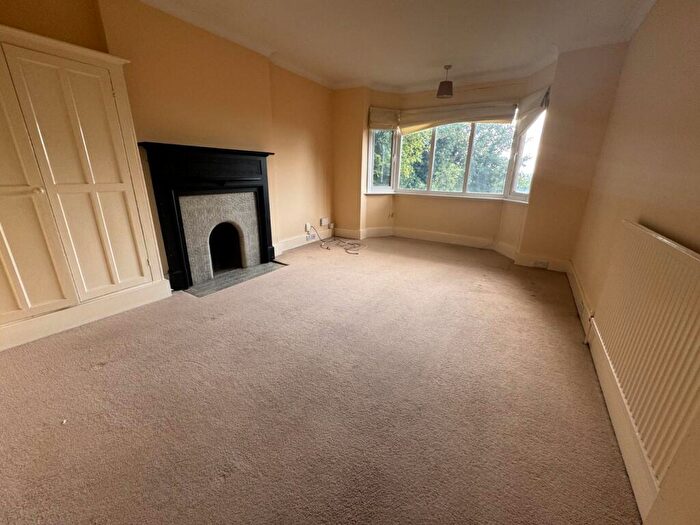 2 Bedroom Maisonette To Rent In Barrack Lane, Nottingham, Nottinghamshire, NG7