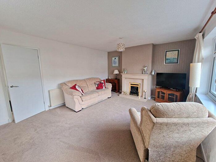 3 Bedroom Semi-Detached House For Sale In Yew Tree Drive, Stockport, SK6