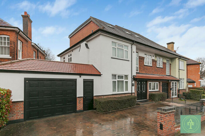 5 Bedroom Semi Detached House To Rent In Elm Park Road, Winchmore Hill, London, N21