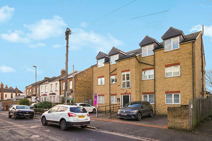 1 Bedroom Flat For Sale In Bensham Grove, Thornton Heath, CR7