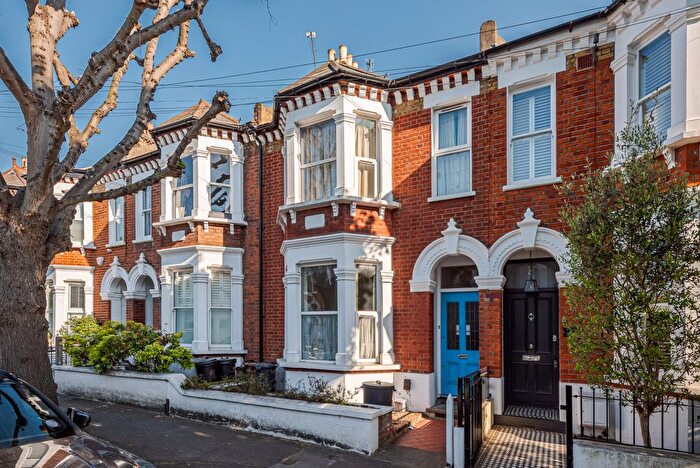 4 Bedroom Property For Sale In Keildon Road, SW11