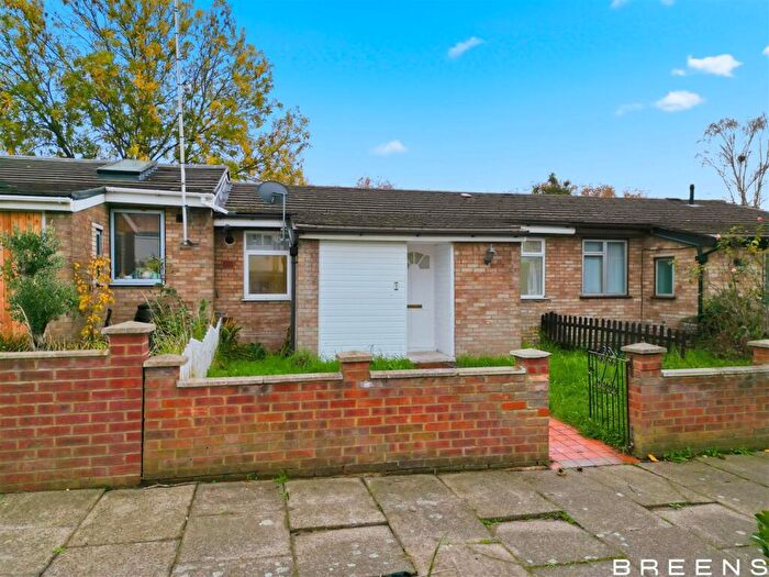 3 Bedroom Bungalow For Sale In Colton Gardens, London, N17
