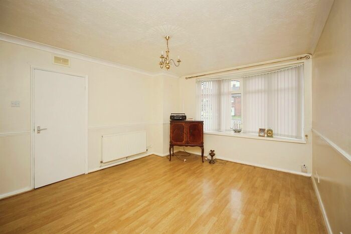 3 Bedroom End Of Terrace House For Sale In Highwood Avenue, Solihull, B92