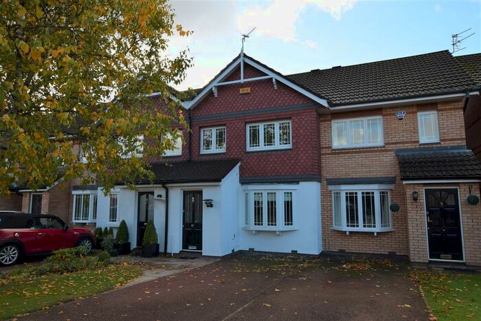 3 Bedroom Mews House To Rent In Livingstone Close, Macclesfield, SK10