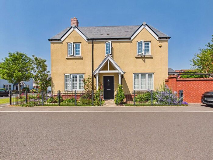 4 Bedroom Detached House For Sale In Badger Road, Thornbury, Bristol, BS35