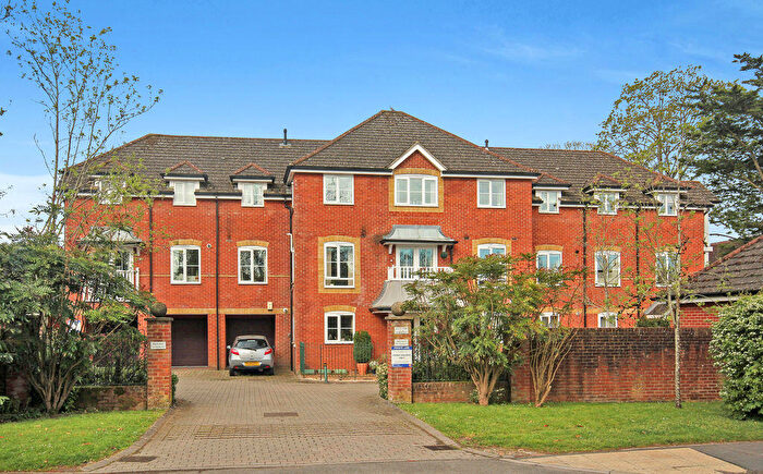 2 Bedroom Apartment For Sale In Forest Court, Salisbury Road, Fordingbridge, SP6