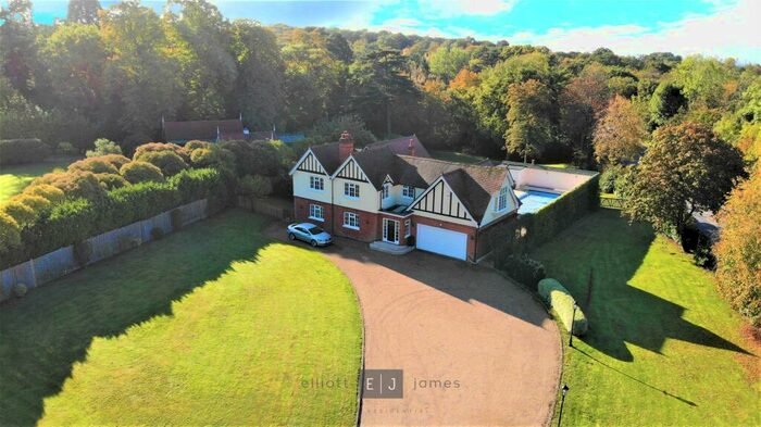 6 Bedroom Detached House To Rent In Manor Road, Loughton, IG10