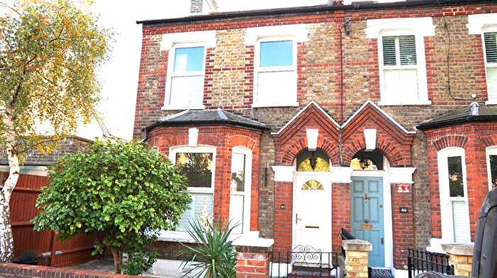 2 Bedroom Property To Rent In Franche Court Road, London, SW17