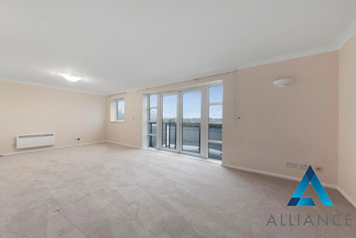 2 Bedroom Apartment To Rent In Jardine Road, London, E1W