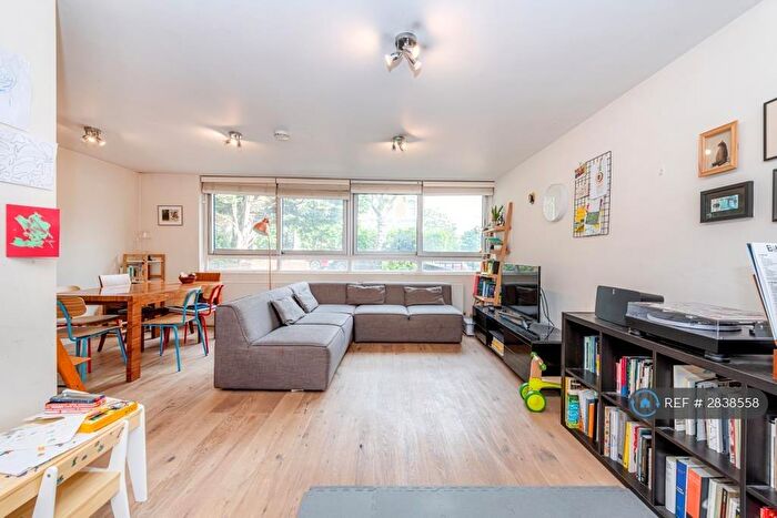 2 Bedroom Flat To Rent In Waverley Court, London, NW3