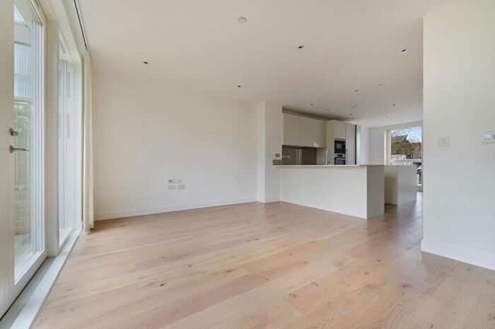 3 Bedroom Town House To Rent In Tudway Road, Kidbrooke Village, London, SE3