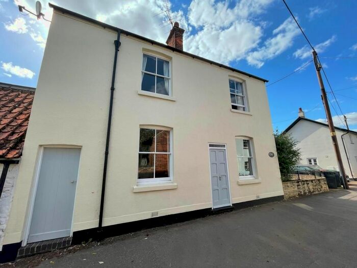 3 Bedroom Detached House To Rent In Dove Lane, Harrold, MK43