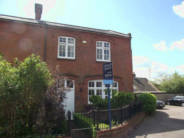 3 Bedroom Semi-Detached House To Rent In School Mews, Coggeshall., CO6