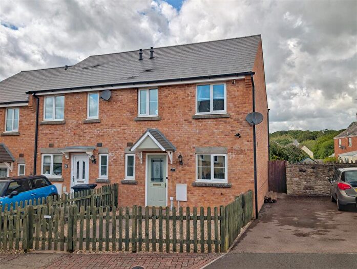 3 Bedroom End Of Terrace House For Sale In Cyril Hart Way, Mile End, Coleford, GL16