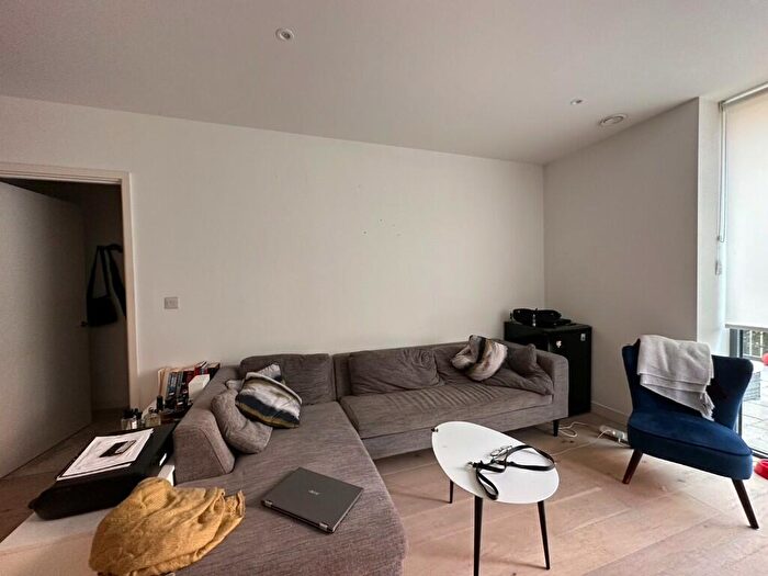 1 Bedroom Apartment To Rent In Fairwater House, Bonnet Street, Silvertown, Newham, London, E16