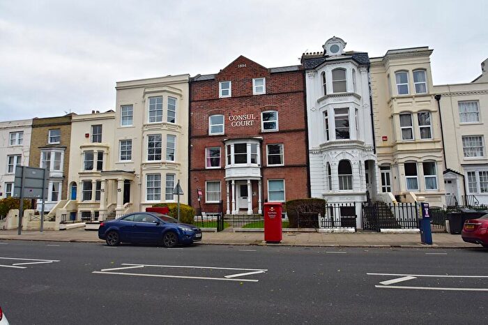 2 Bedroom Flat To Rent In Landport Terrace, Portsmouth, Hampshire, PO1