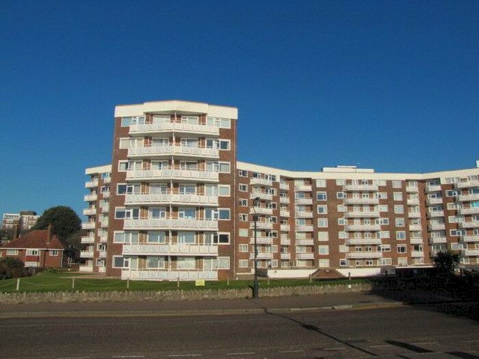 2 Bedroom Flat To Rent In Grove Road, Bournemouth, BH1