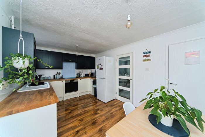 3 Bedroom Detached House For Sale In Windsor Close, Eastbourne, BN23