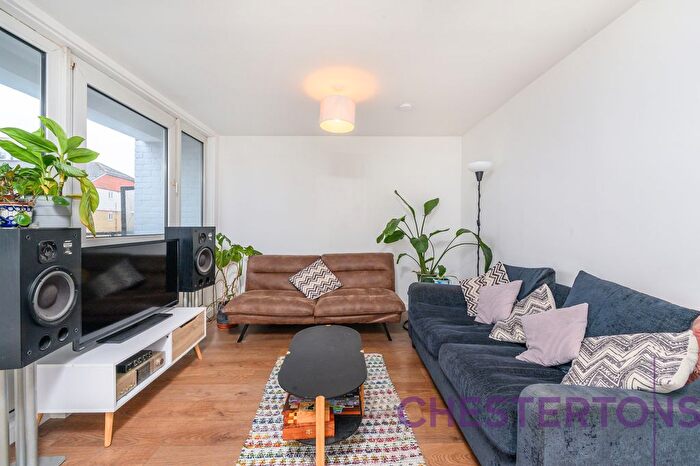 3 Bedroom Maisonette To Rent In Bow Common Lane, Canary Wharf, E3