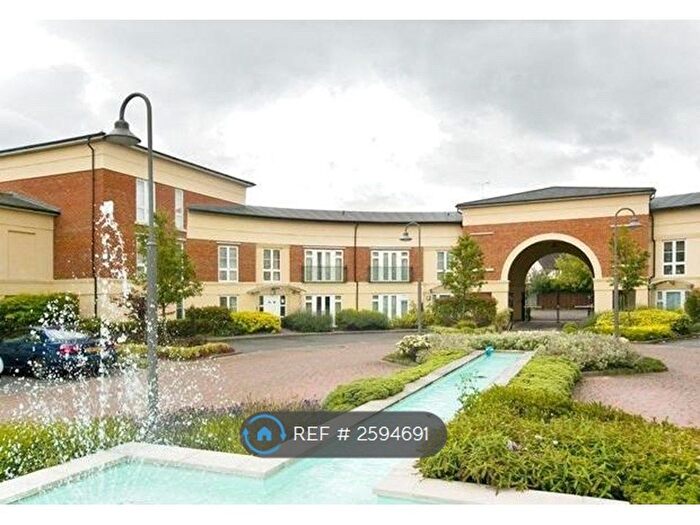 3 Bedroom Flat To Rent In Trevelyan Court, Windsor, SL4