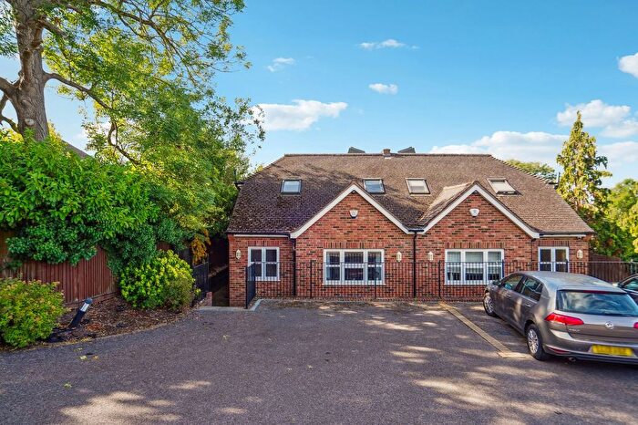 3 Bedroom Semi-detached Bungalow For Sale In Harefield Road, Uxbridge, UB8